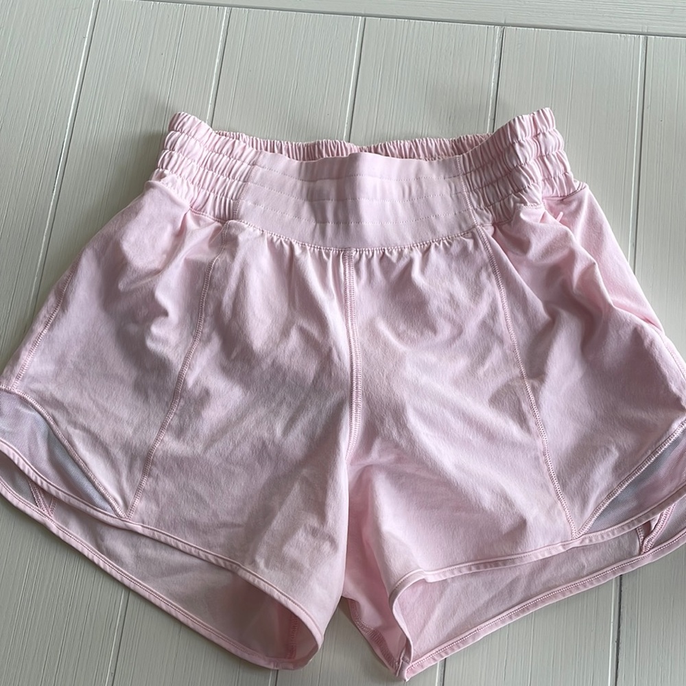 Lululemon Hotty Hot High-Rise short